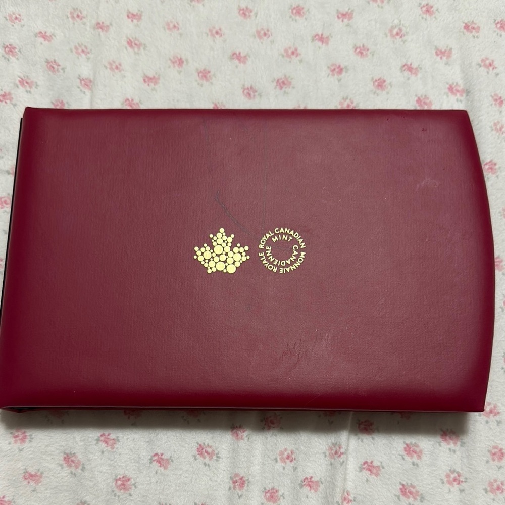 Red Wine Box with Gold Logo